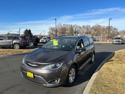 Used 2019 Chrysler Pacifica FWD Minivan for sale #WU1574 - photo 2