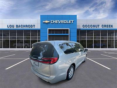 Used 2024 Chrysler Pacifica - photo 1