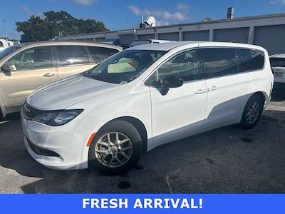 Used 2024 Chrysler Voyager - photo 1