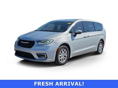 Used 2023 Chrysler Pacifica - photo 1