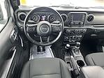 2021 Jeep Gladiator Crew Cab 4x4 Pickup for sale #Q11500 - photo 15