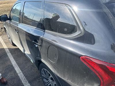 Used 2017 Mitsubishi Outlander - photo 1