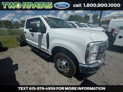 New 2025 Ford F-350 Crew Cab 4WD Cab Chassis for sale #51293 - photo 2
