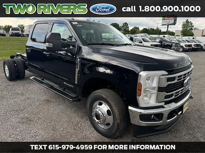 New 2025 Ford F-350 Crew Cab 4WD Cab Chassis for sale #51515 - photo 1