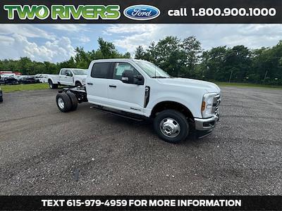 New 2025 Ford F-350 Crew Cab 4WD Cab Chassis for sale #51516 - photo 1