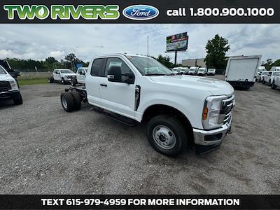 2025 Ford F-350 Super Cab DRW 4WD Cab Chassis for sale #51677 - photo 1
