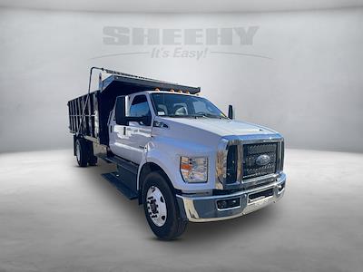 Used 2022 Ford F-750 - photo 1