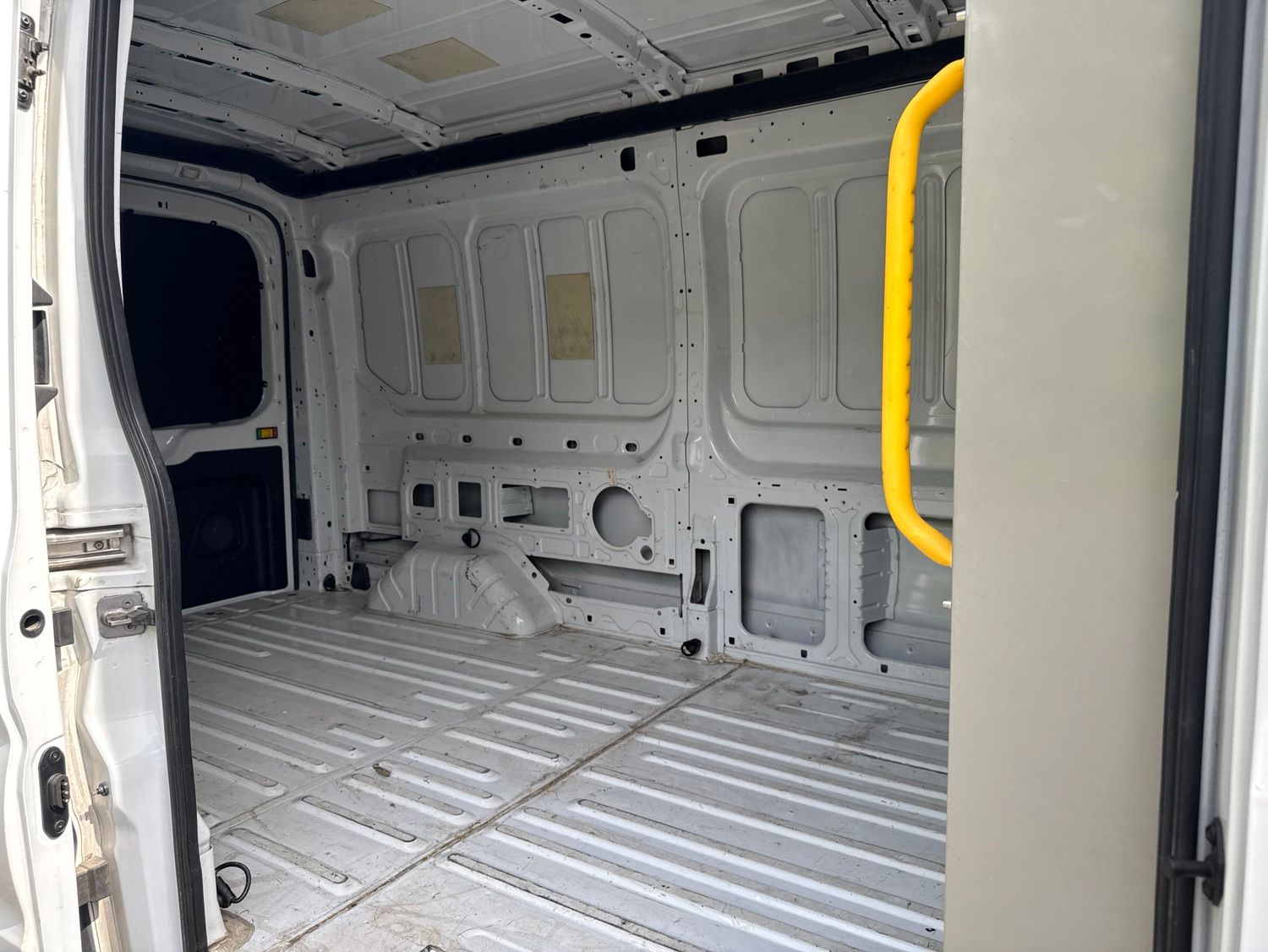 Used 2018 Ford Transit 250 - photo 14