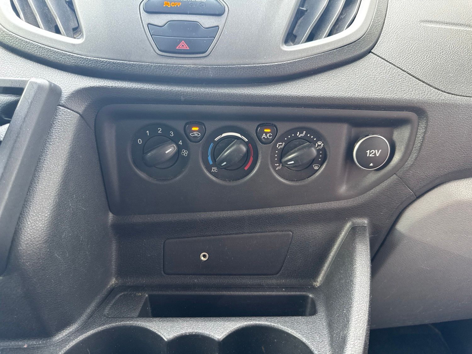 Used 2018 Ford Transit 250 - photo 19