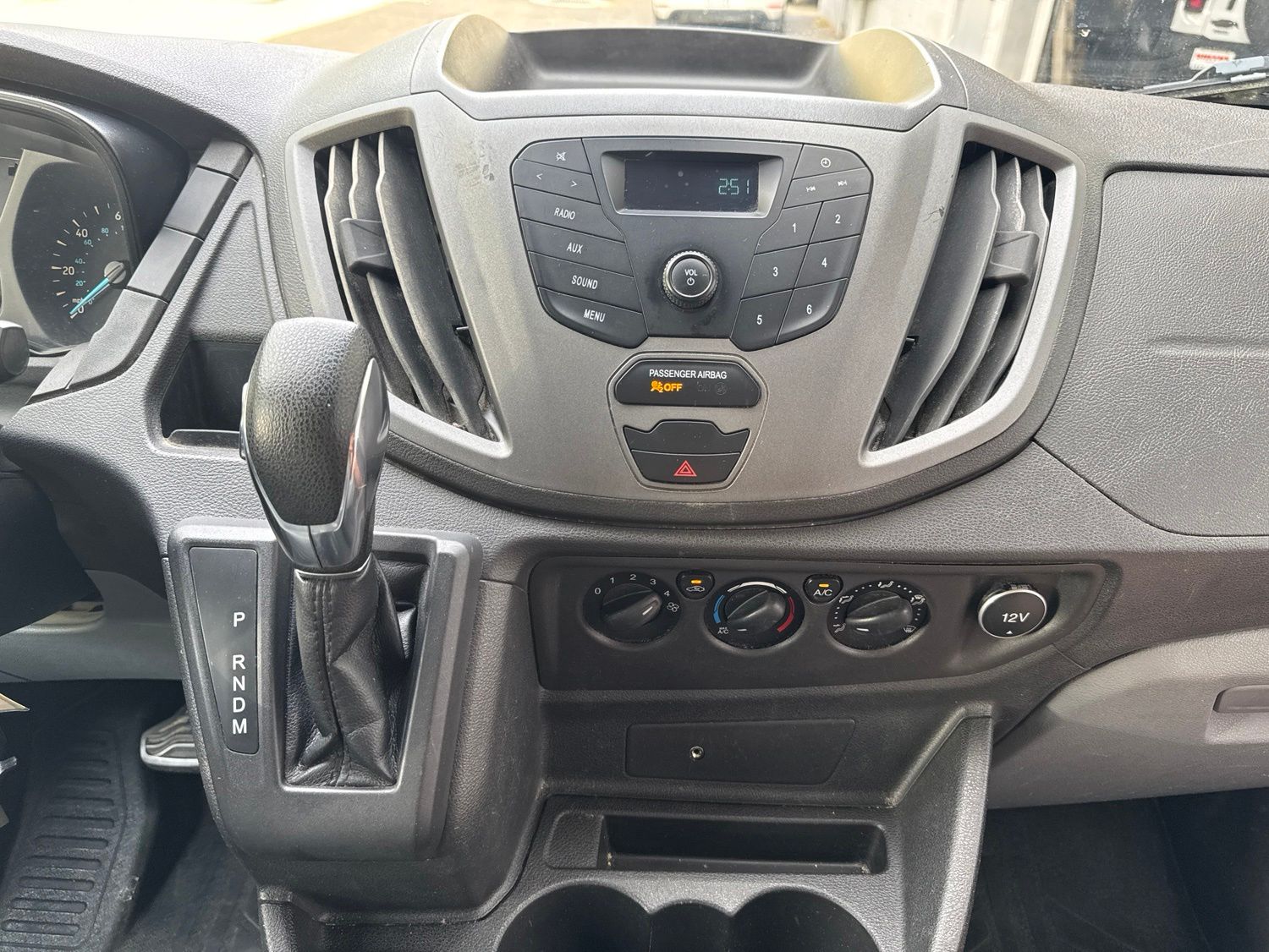Used 2018 Ford Transit 250 - photo 7