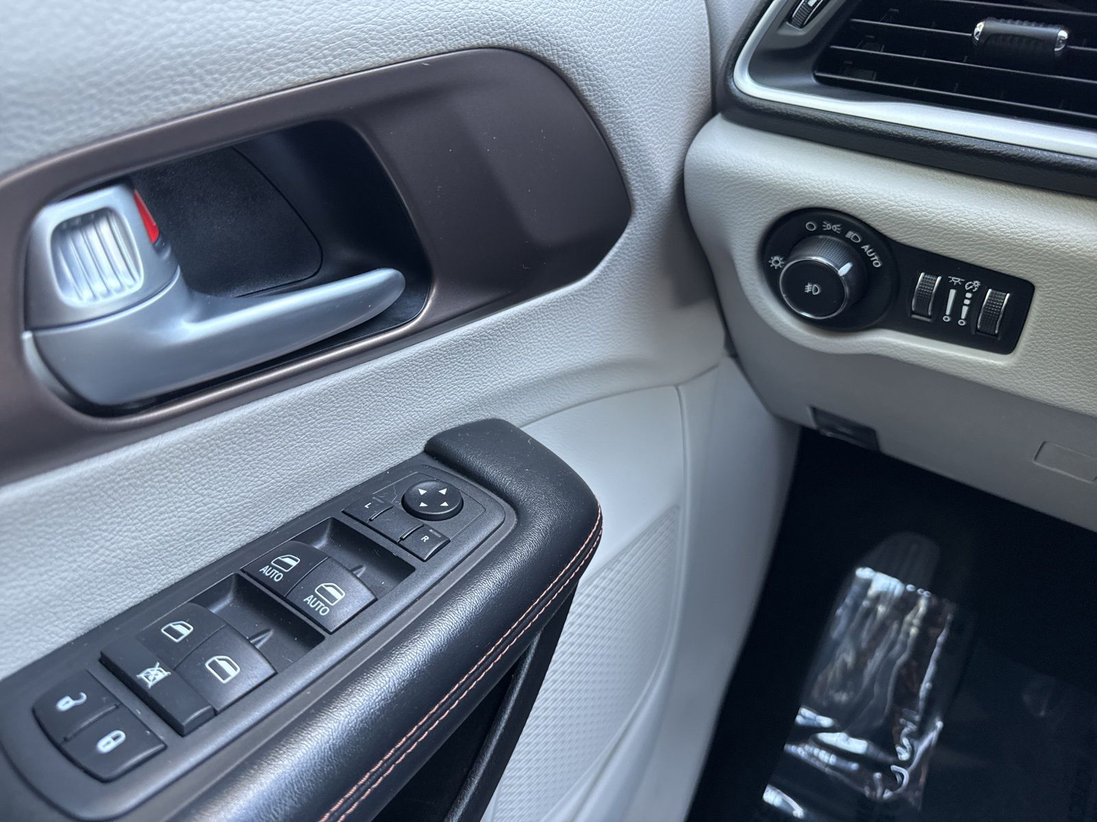Used 2019 Chrysler Pacifica - photo 31