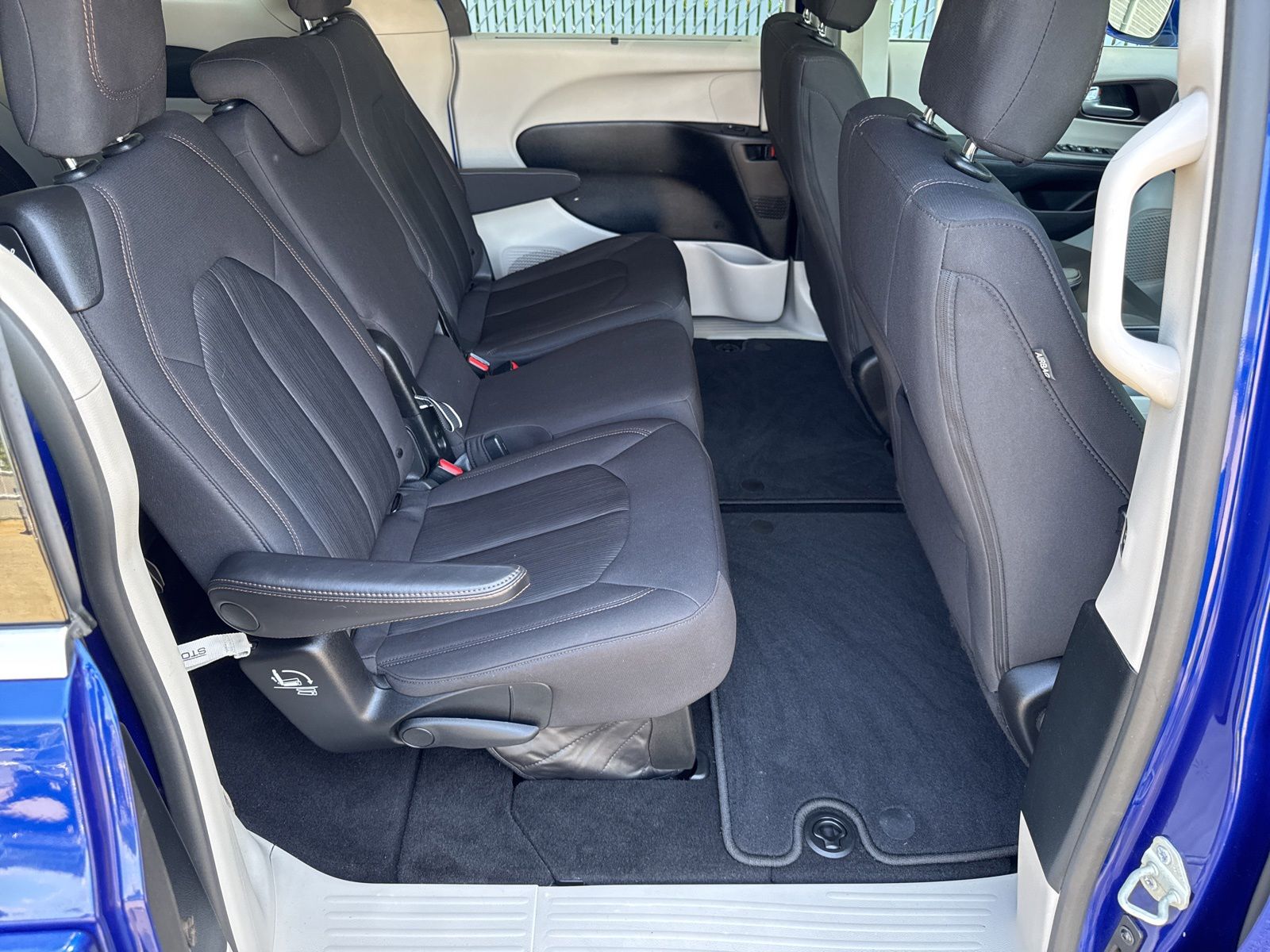 Used 2019 Chrysler Pacifica - photo 36