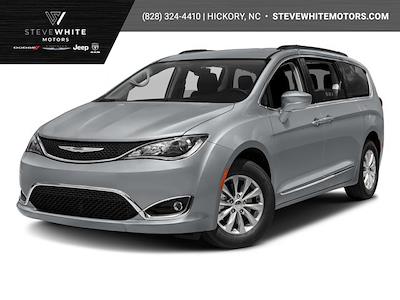Used 2017 Chrysler Pacifica - photo 1