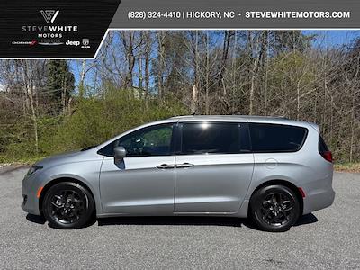 Used 2020 Chrysler Pacifica - photo 1