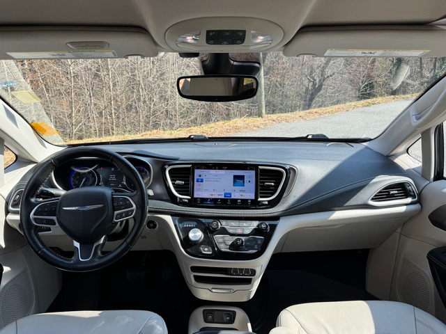 Used 2021 Chrysler Pacifica - photo 12