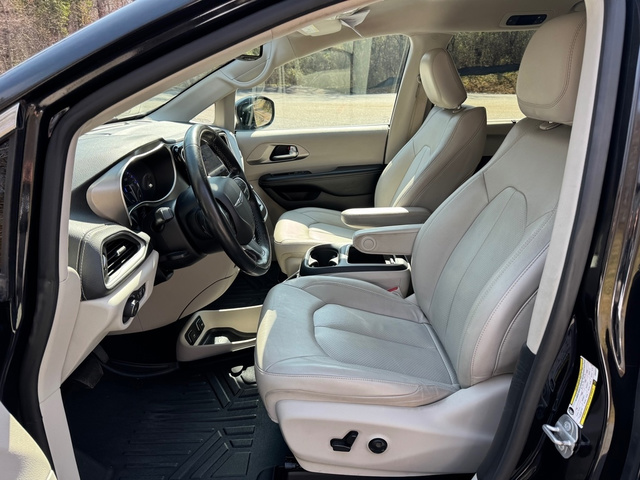 Used 2021 Chrysler Pacifica - photo 13