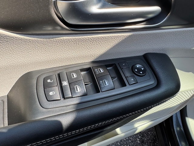 Used 2021 Chrysler Pacifica - photo 14