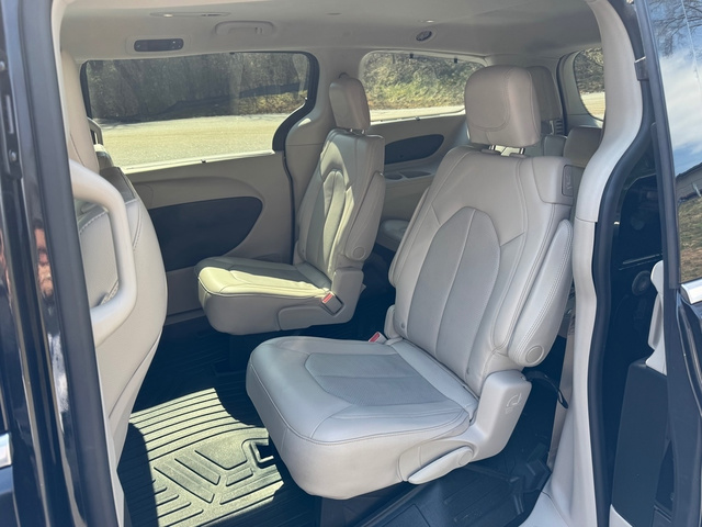 Used 2021 Chrysler Pacifica - photo 16