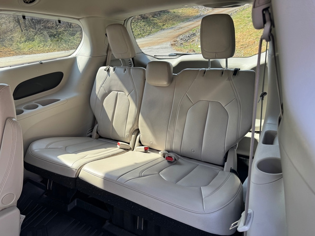 Used 2021 Chrysler Pacifica - photo 17