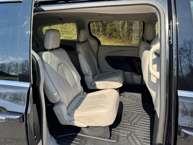 Used 2021 Chrysler Pacifica - photo 19