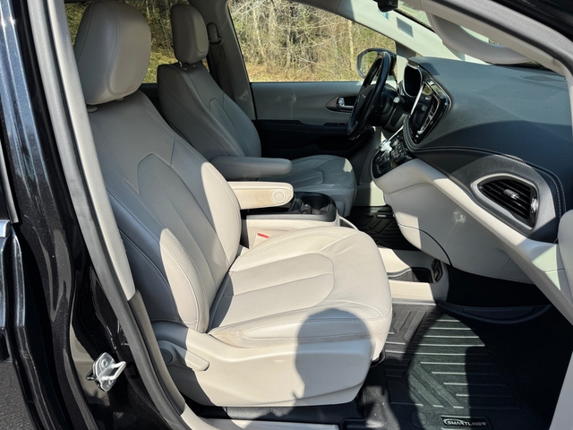 Used 2021 Chrysler Pacifica - photo 20