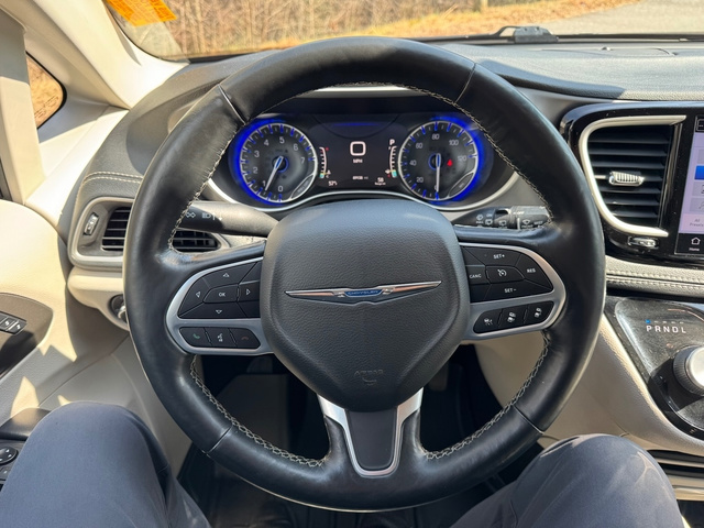 Used 2021 Chrysler Pacifica - photo 21