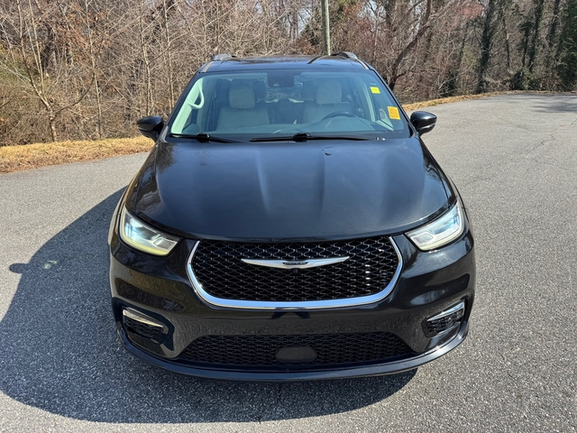 Used 2021 Chrysler Pacifica - photo 2