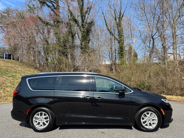Used 2021 Chrysler Pacifica - photo 7