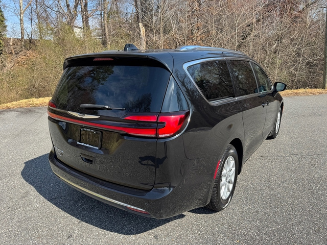 Used 2021 Chrysler Pacifica - photo 8