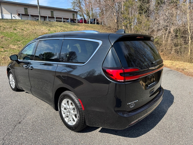 Used 2021 Chrysler Pacifica - photo 10