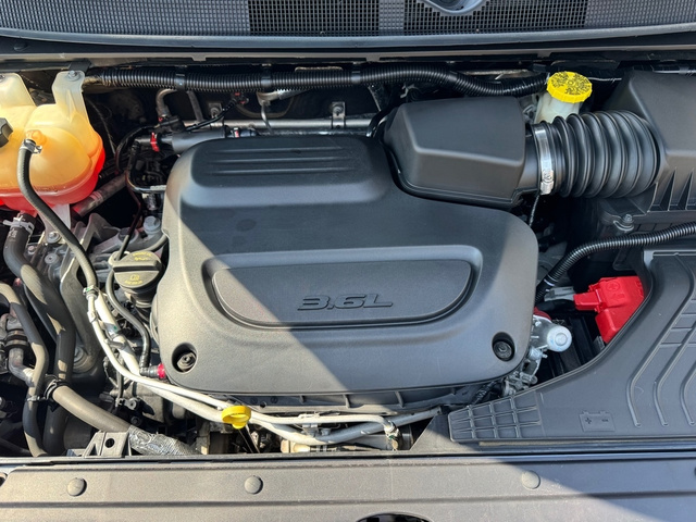 Used 2021 Chrysler Pacifica - photo 11