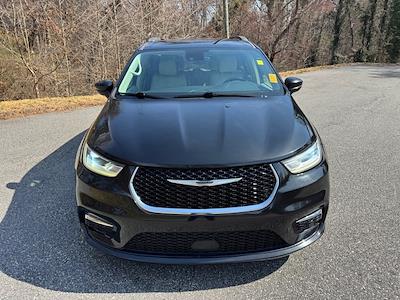 Used 2021 Chrysler Pacifica - photo 1