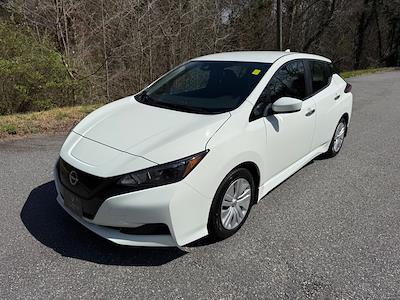 Used 2025 Nissan LEAF - photo 1