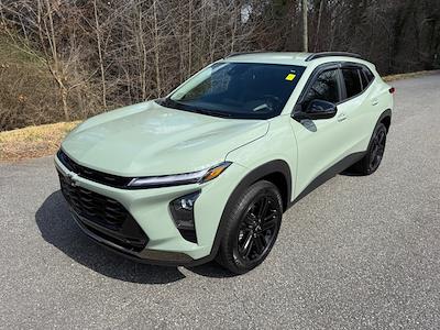 Used 2025 Chevrolet Trax - photo 1