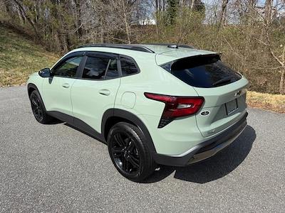 Used 2025 Chevrolet Trax - photo 1