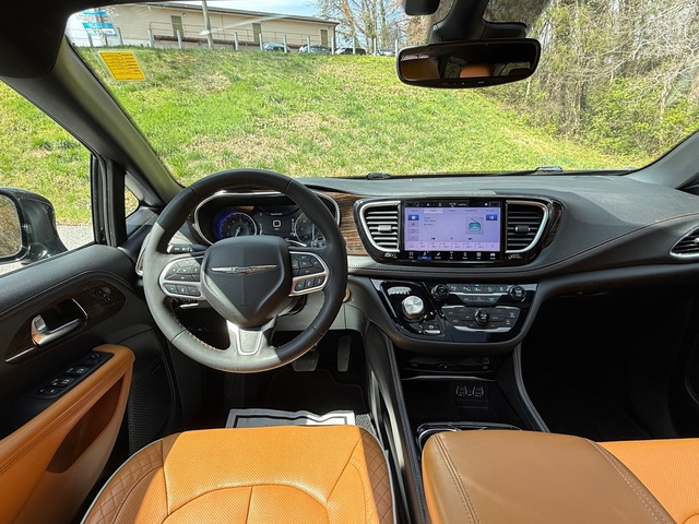 Used 2022 Chrysler Pacifica - photo 12