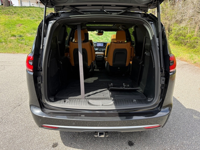 Used 2022 Chrysler Pacifica - photo 22