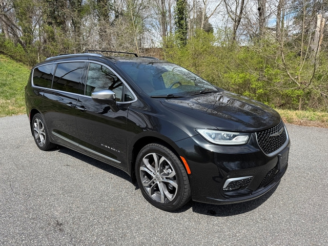 Used 2022 Chrysler Pacifica - photo 6