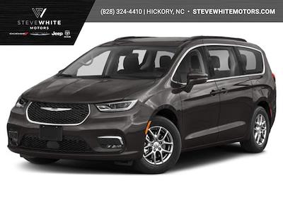 Used 2022 Chrysler Pacifica - photo 1