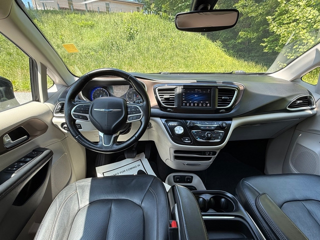 Used 2019 Chrysler Pacifica - photo 12