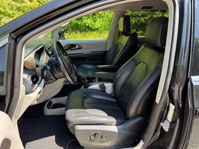 Used 2019 Chrysler Pacifica - photo 13