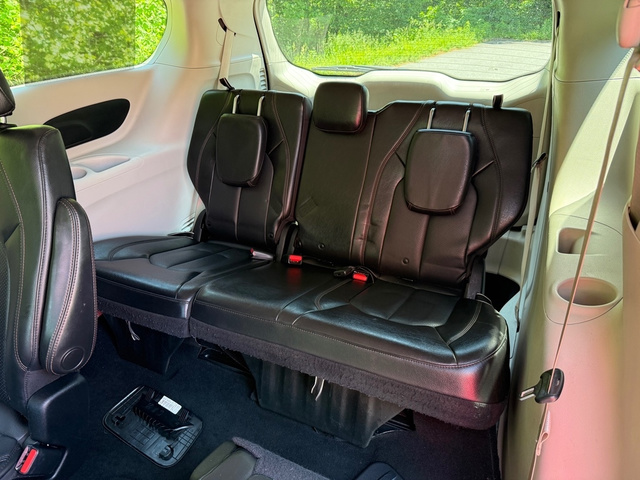 Used 2019 Chrysler Pacifica - photo 17