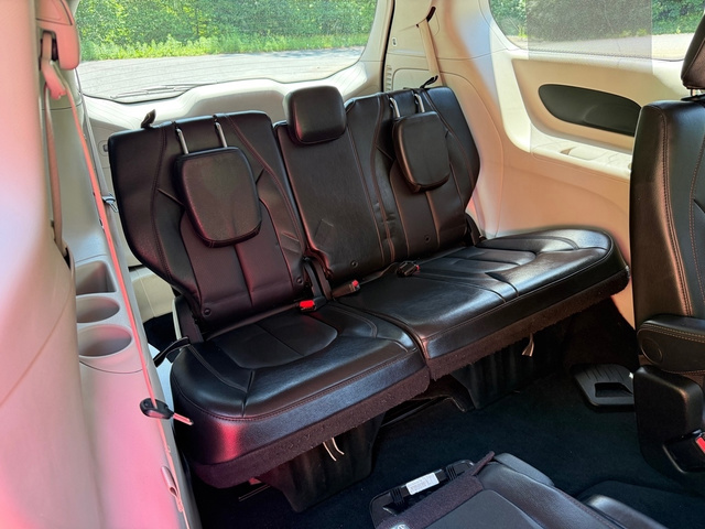 Used 2019 Chrysler Pacifica - photo 21