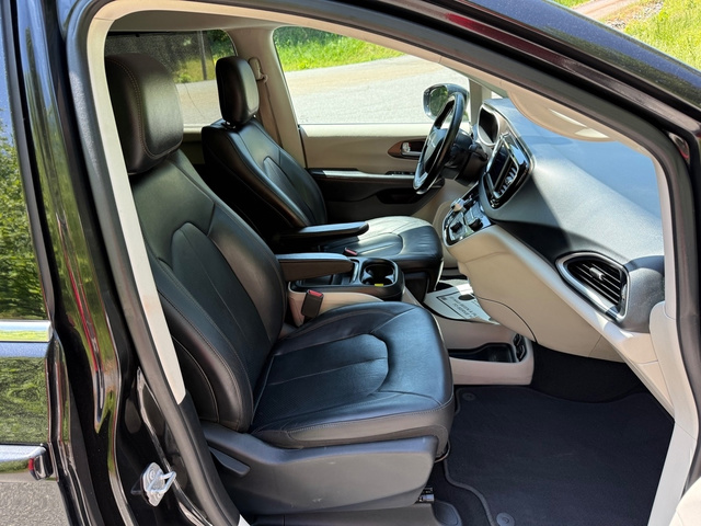 Used 2019 Chrysler Pacifica - photo 23