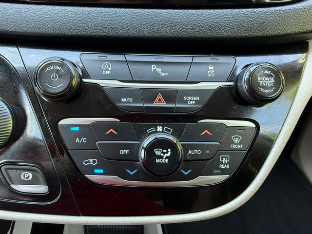 Used 2019 Chrysler Pacifica - photo 29