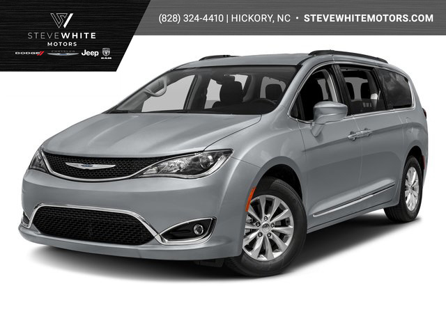 Used 2017 Chrysler Pacifica - photo 1