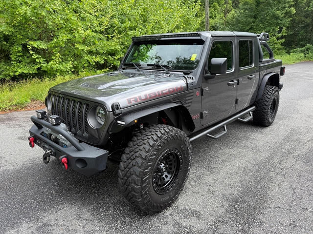 Used 2022 Jeep Gladiator - photo 1