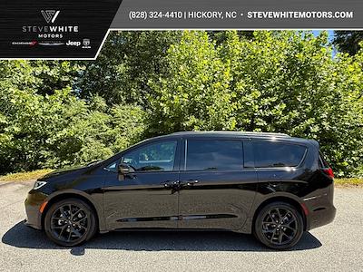 2025 Chrysler Pacifica FWD Minivan for sale #S19948P - photo 1