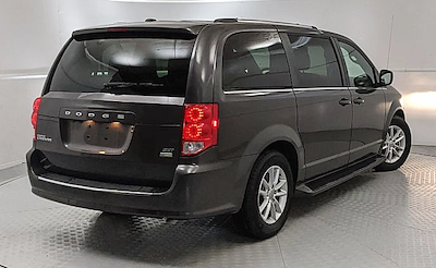 Used 2018 Dodge Grand Caravan - photo 1