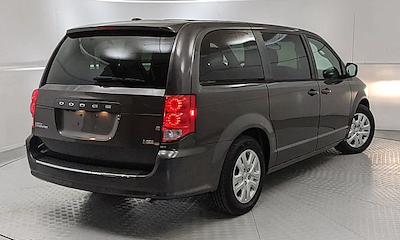 Used 2018 Dodge Grand Caravan - photo 1